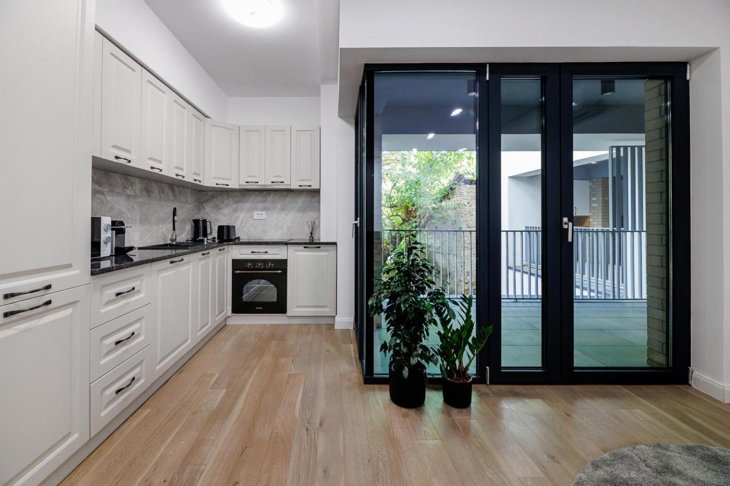 The Corner Luxe Apartment Bukarest Exterior foto